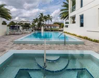 240 Shore Court - Photo Thumbnail 37