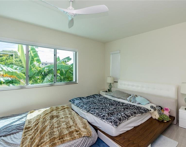 240 Shore Court - Photo Thumbnail 16