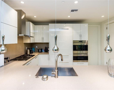 240 Shore Court - Photo Thumbnail 3
