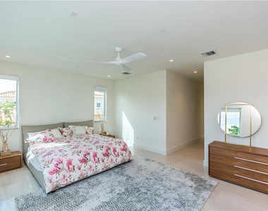 240 Shore Court - Photo Thumbnail 21