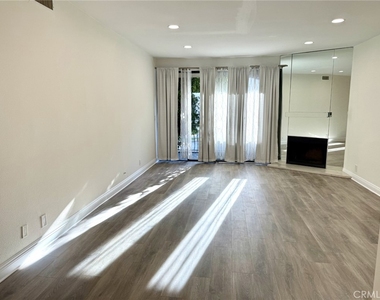 1630 S Bentley Avenue - Photo Thumbnail 18