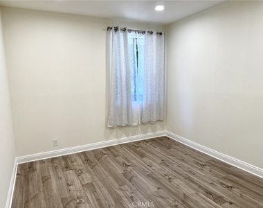 1630 S Bentley Avenue - Photo Thumbnail 24