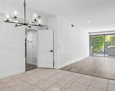 1630 S Bentley Avenue - Photo Thumbnail 3