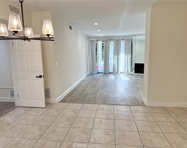 1630 S Bentley Avenue - Photo Thumbnail 19