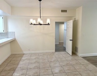 1630 S Bentley Avenue - Photo Thumbnail 23