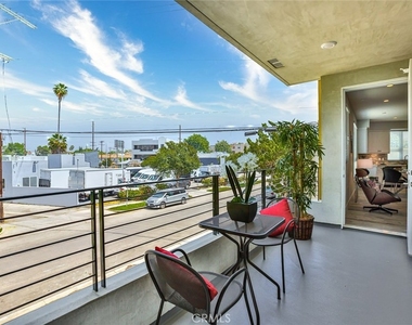 10718 Acama Street - Photo Thumbnail 34