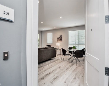 10718 Acama Street - Photo Thumbnail 2