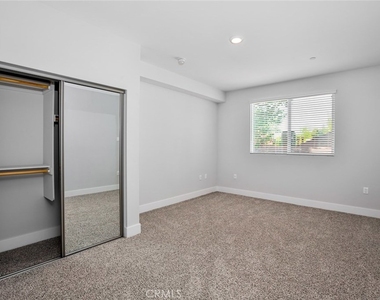 10718 Acama Street - Photo Thumbnail 26