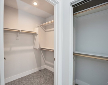 10718 Acama Street - Photo Thumbnail 28