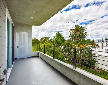 10718 Acama Street - Photo Thumbnail 33