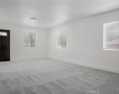 330 E 101st St - Photo Thumbnail 7