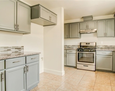 330 E 101st St - Photo Thumbnail 2