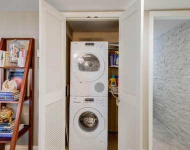 420 Celestial Way - Photo Thumbnail 21