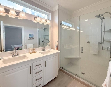 389 Ne Sand Dune Way - Photo Thumbnail 6