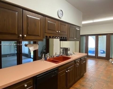 4450 S Jog Road - Photo Thumbnail 18