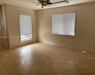 4450 S Jog Road - Photo Thumbnail 9