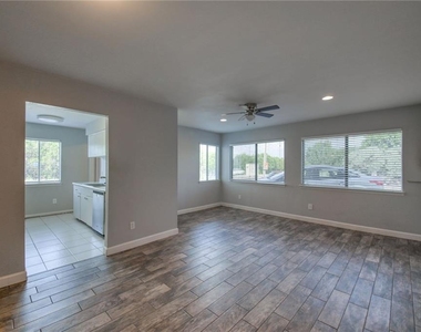 5801 Thunderbird St - Photo Thumbnail 5