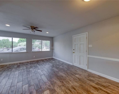 5801 Thunderbird St - Photo Thumbnail 4