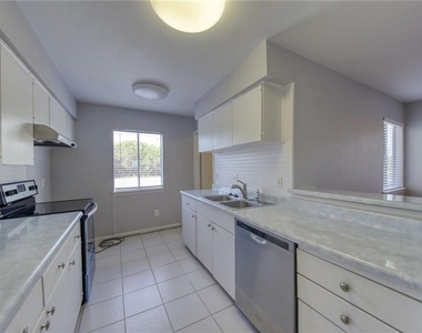 5801 Thunderbird St - Photo Thumbnail 9