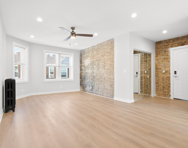 7383 N Damen Avenue - Photo Thumbnail 1