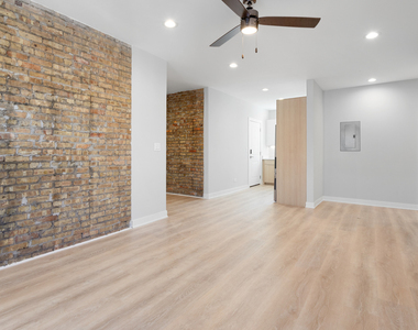 7383 N Damen Avenue - Photo Thumbnail 4