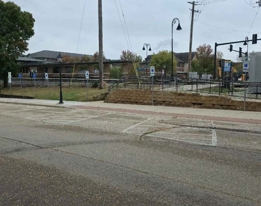 110 W Bartlett Avenue - Photo Thumbnail 2