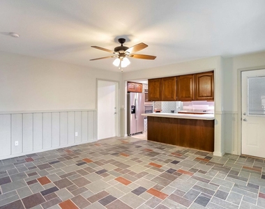 1716 Georgetown Drive - Photo Thumbnail 16