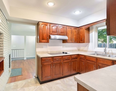1716 Georgetown Drive - Photo Thumbnail 14