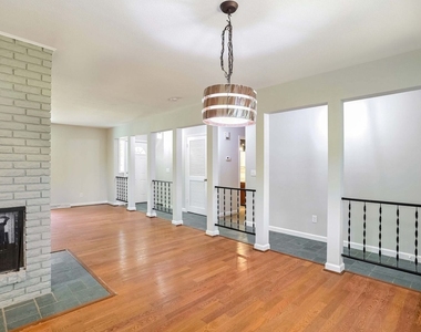 1716 Georgetown Drive - Photo Thumbnail 10