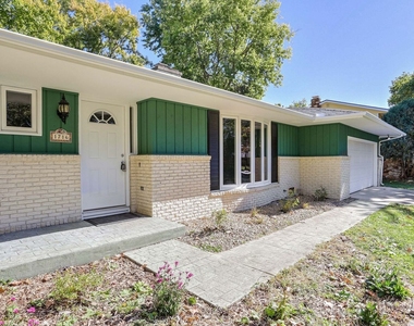 1716 Georgetown Drive - Photo Thumbnail 4