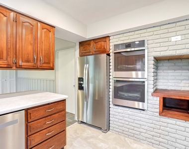 1716 Georgetown Drive - Photo Thumbnail 13