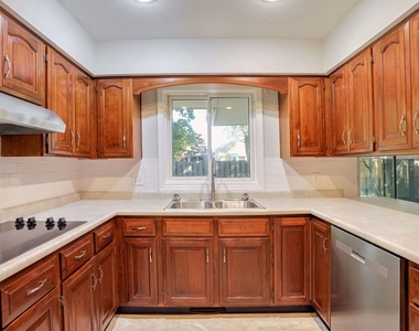 1716 Georgetown Drive - Photo Thumbnail 12