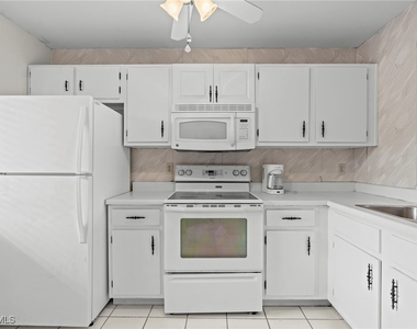 6184 Michelle Way - Photo Thumbnail 15
