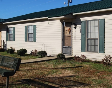 4350 Lakewood Ct - Photo Thumbnail 1