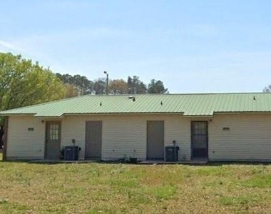 4350 Lakewood Ct - Photo Thumbnail 2