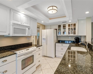10475 Gulf Shore Drive - Photo Thumbnail 6