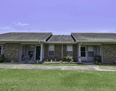 1800 Avenue H - Photo Thumbnail 6
