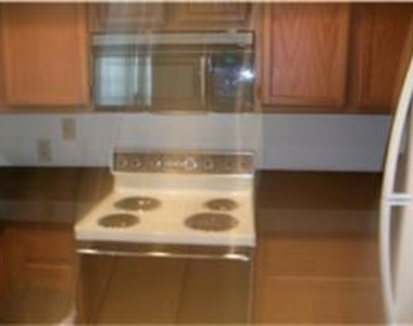 2121 El Paseo Street - Photo Thumbnail 10