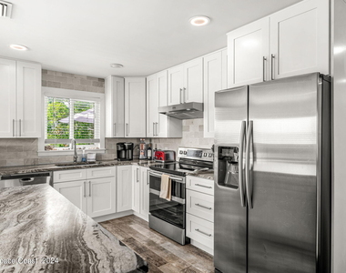 265 Marion Street - Photo Thumbnail 14