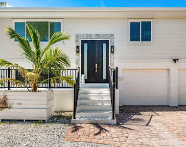 265 Marion Street - Photo Thumbnail 3