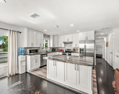 265 Marion Street - Photo Thumbnail 15