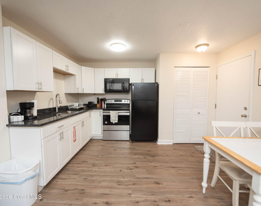 3150 N Atlantic Avenue - Photo Thumbnail 6