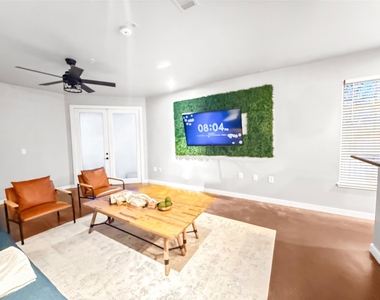 2216 Chenevert Street - Photo Thumbnail 2
