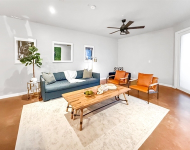 2216 Chenevert Street - Photo Thumbnail 4