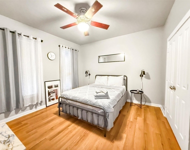 2216 Chenevert Street - Photo Thumbnail 13