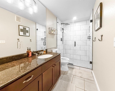 2216 Chenevert Street - Photo Thumbnail 15