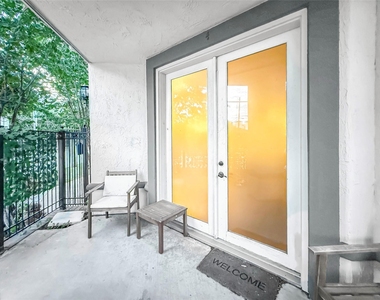 2216 Chenevert Street - Photo Thumbnail 19