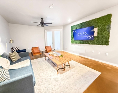 2216 Chenevert Street - Photo Thumbnail 1