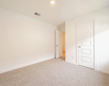 1210 Via Del Corso Lane - Photo Thumbnail 16