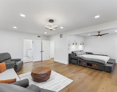 7100 Park Street S - Photo Thumbnail 7